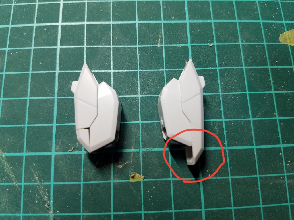 腕は飛び出てる所が気に入らなかったので
切って縮めました。