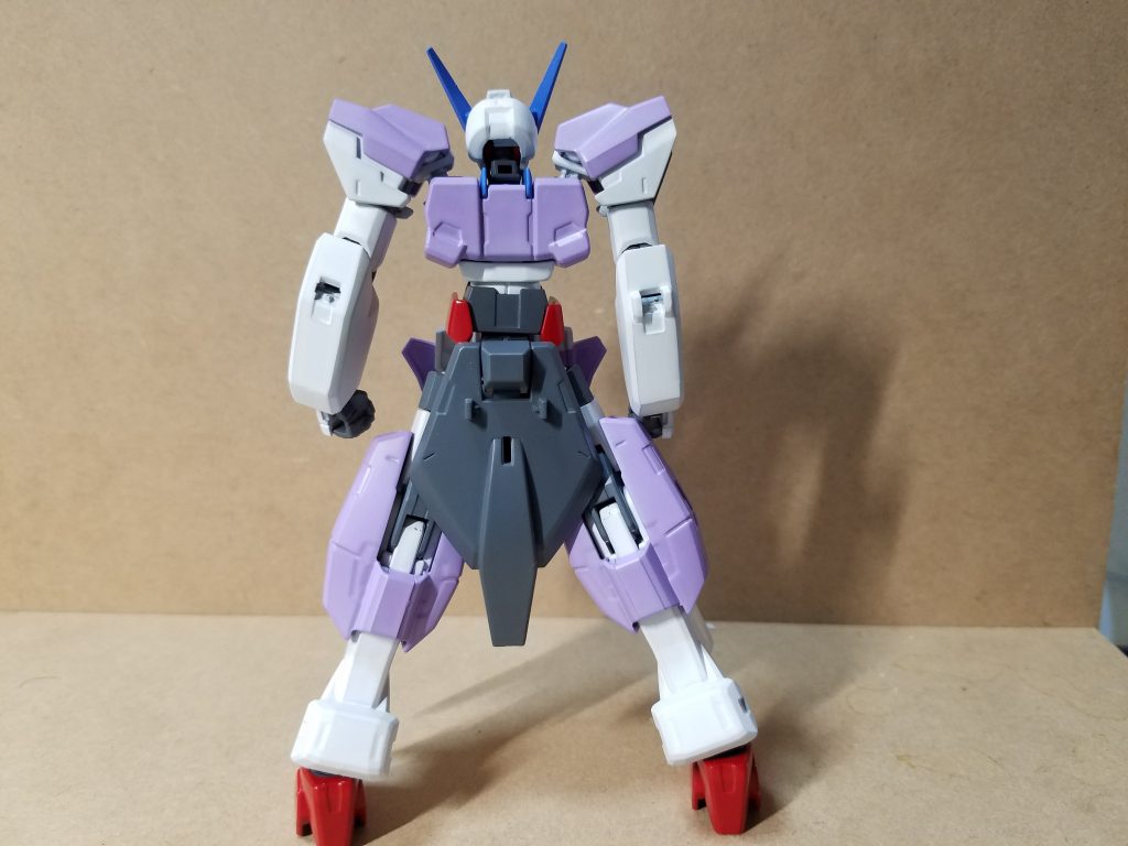 うしろ姿。
変形&GNドライブは今の僕には扱えないと思ったのでオミットしてます苦笑