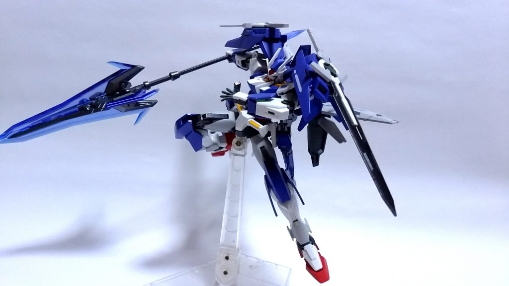 重さがあるので質量+切れ味で振り回したり叩きつけたりするイメージですっ