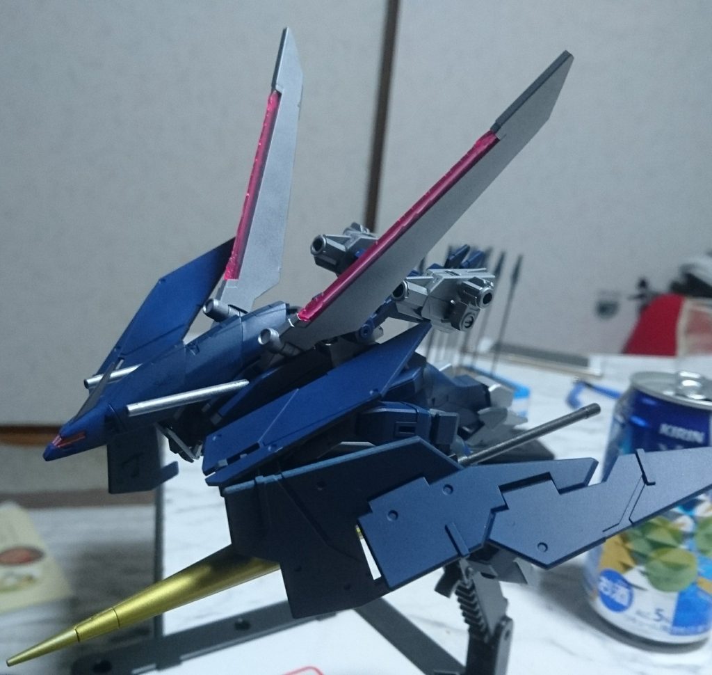 ドラグーン形態、Wガンダム的に横に倒して…パーツを展開！足ぐりん！みたいな…
各パーツが良い感じに仕事してくれて非常に気に入ってます。