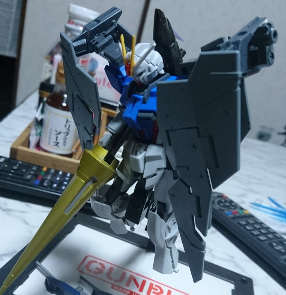 本体仮組塗装前。
武器のみ塗装済み