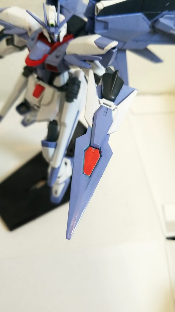左腕にはガンダムAGE2マグナムのものを拝借