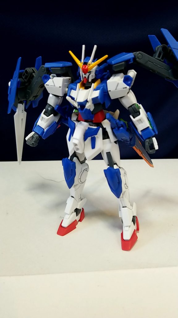 前面
ダブルオーダイバーからの大幅な変更は特になく、ウィングガンダムゼロカスタムのパーツを追加装甲として装着してある