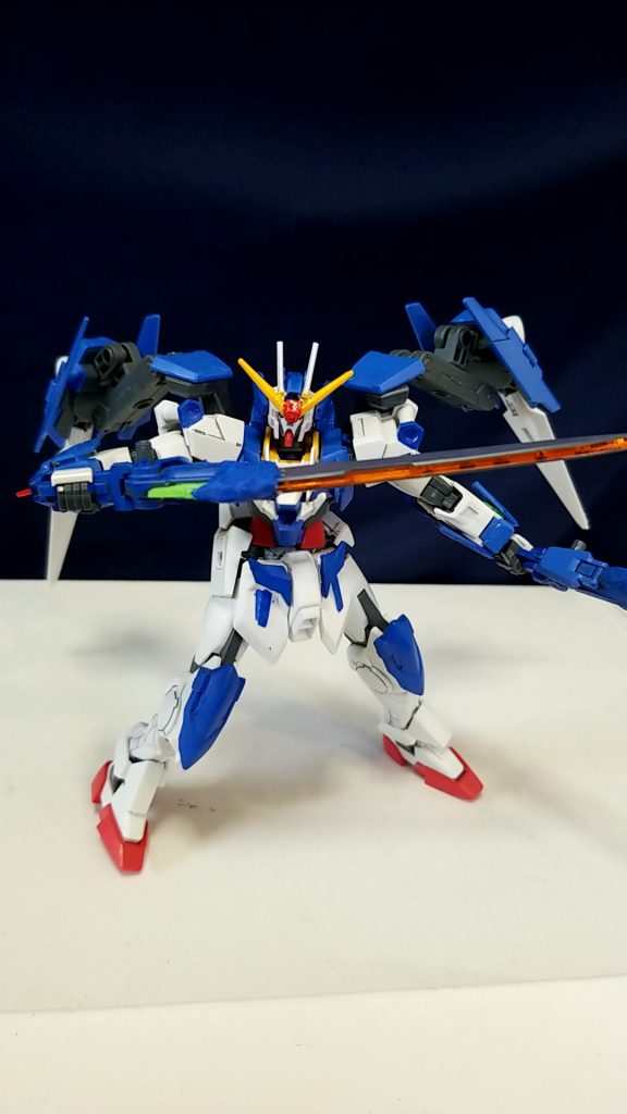 GNブレイズブレイド
本機のメインウェポンの1つ
その緋色の刃は灼熱の如き斬撃により、敵を殲滅する