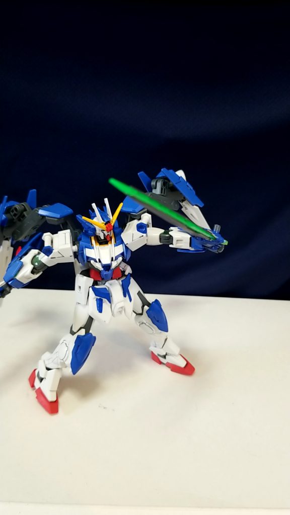 GNストームブレイド
本機のメインウェポンの1つ
その翆の刃は暴風の如き剣圧により、あらゆる攻撃をはねのける