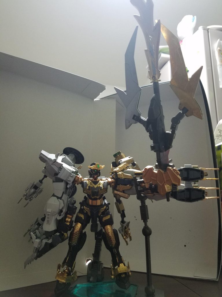 剣なげぇし、でけぇ
金閣　銀閣の爪が装備されています