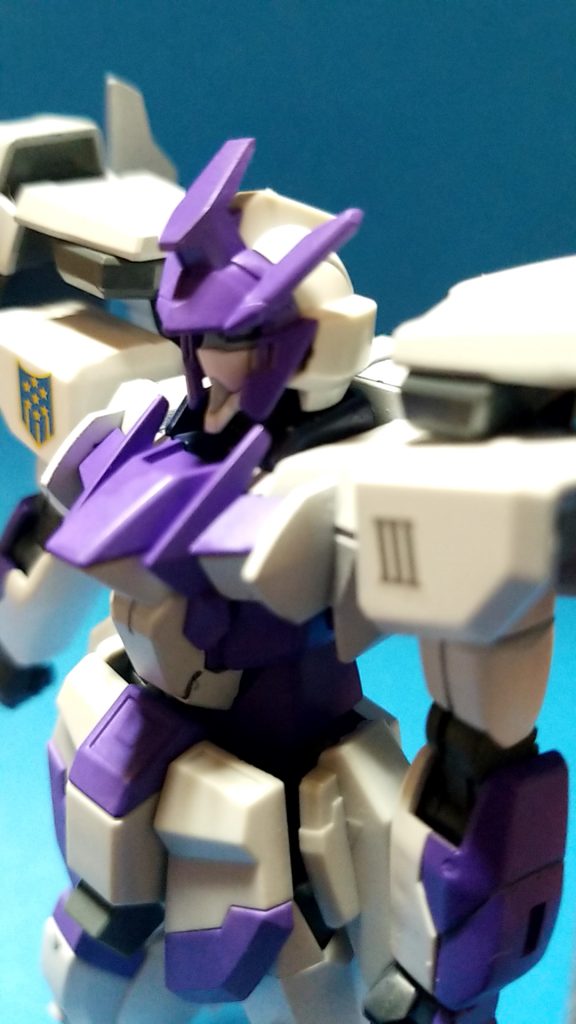 肩のⅢは童話ガンプラの3機目である事を表してます。