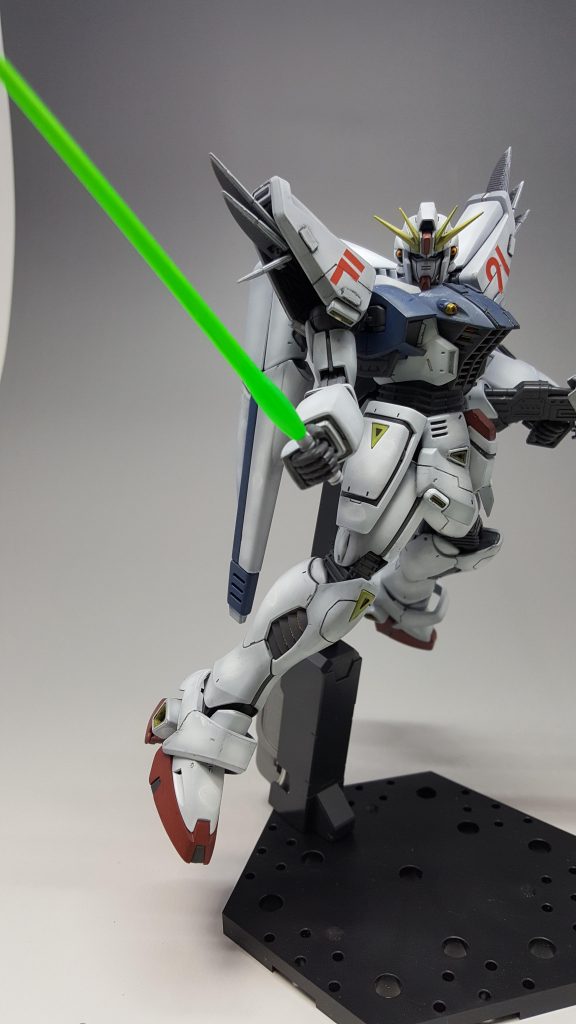 シールドとサーベルもグラデーションかけてみました(´∀`)
サーベルはもっと濃くしてもよかったかな(^_^;)