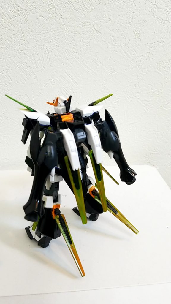 後面
新規バックパック「ブレイヴユニット」
ブレイヴの足パーツにバーニアを加工