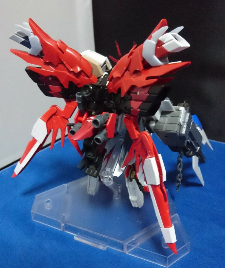 塗装前の写真です!ガンプラの他にも食パンの止めるやつやスプリングを使ったりしています