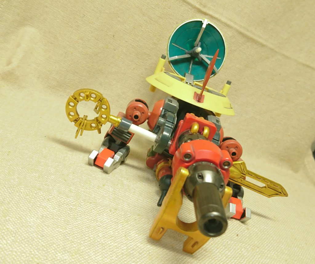 笠が開いてクローが付いてセンサーになります。