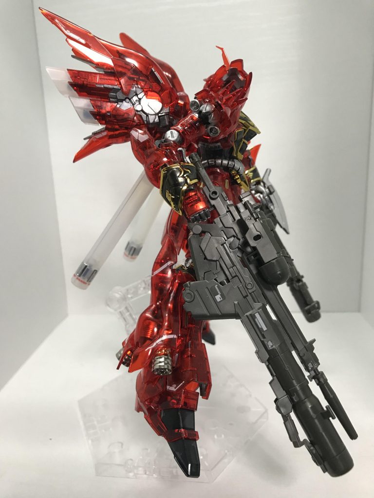 拡張セットのバズーカをライフルにマウントしています。