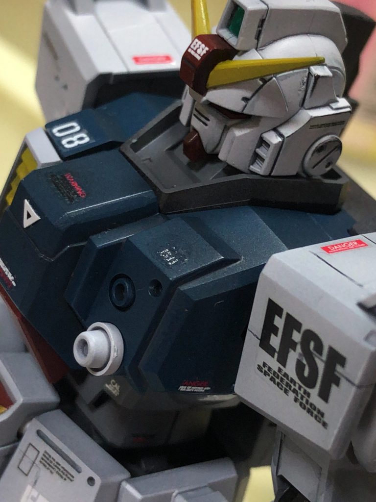 ほとんど俯く事が出来ないのですが、やっぱり顎を引いた感じが好きです