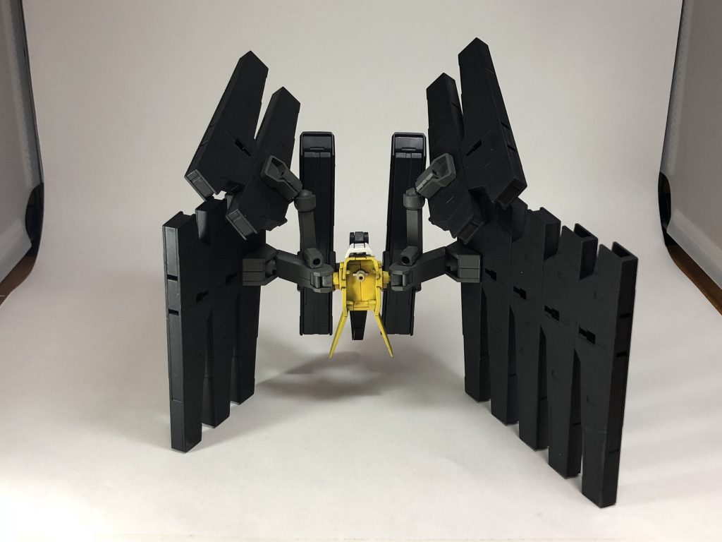 『バックパックのみ』
ホルスタービットの数を増やすためにサバーニャをもう１体購入しました。
合計で１４個、内４個がライフル格納可能で残り１０個がダミーのものとなっています。