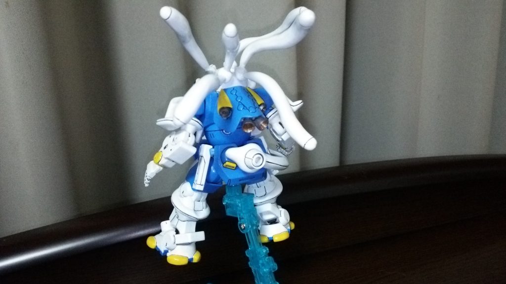 背面。バックパックはノイエ・ジールのキットから。髪の毛には真鍮線を入れて動きをつけています。