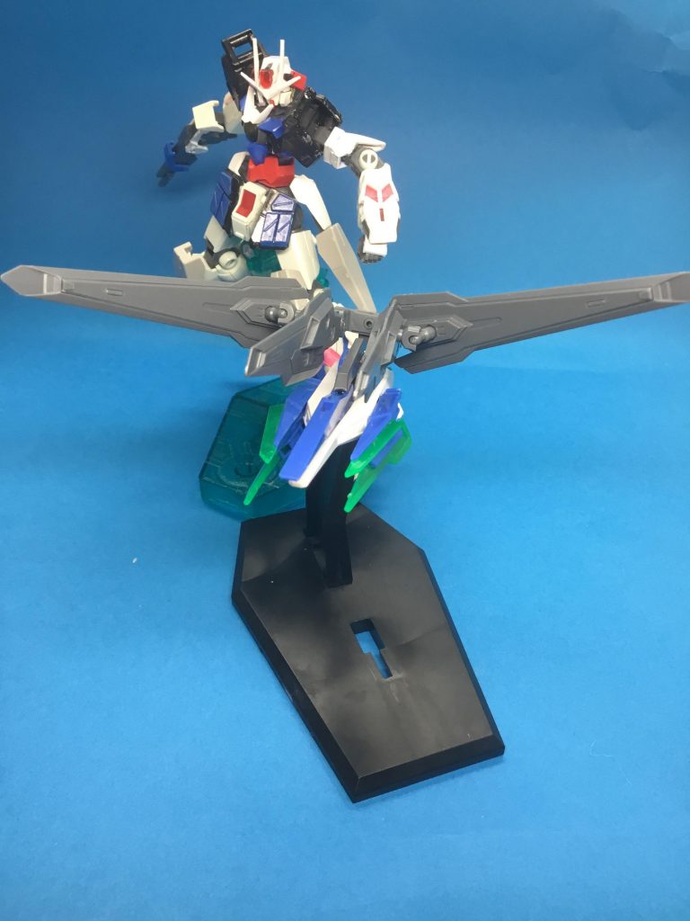 バックパックが分離2機で戦えるようになります。ただ操縦は、AIもしくは、ハロ任せ。