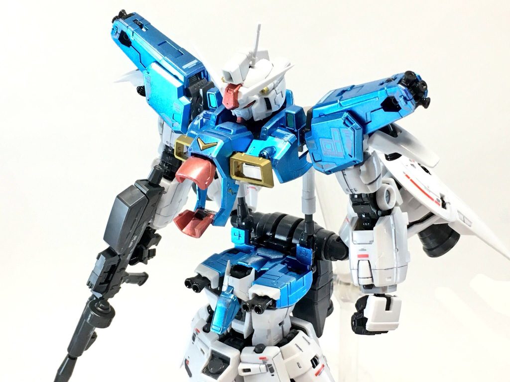 上半身・下半身・コアブロックはこのようになっており、更に可動部などを全て開いている状態になっています。リバース・スラスターも伸縮し、対2号機戦でのラストシーンも再現可能です。



以下ちょっとした写真になります。