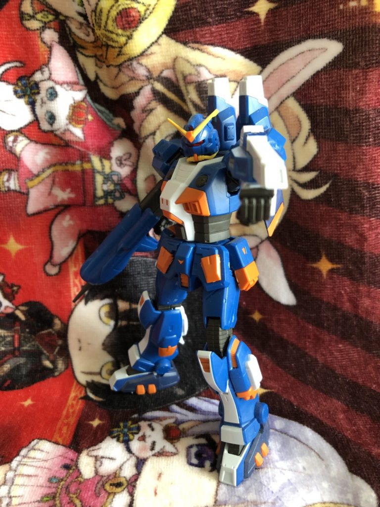 腕のハープンガン
水中型ガンダムのハープンガンはアクアジムのハープンガンと比べて形が変わります