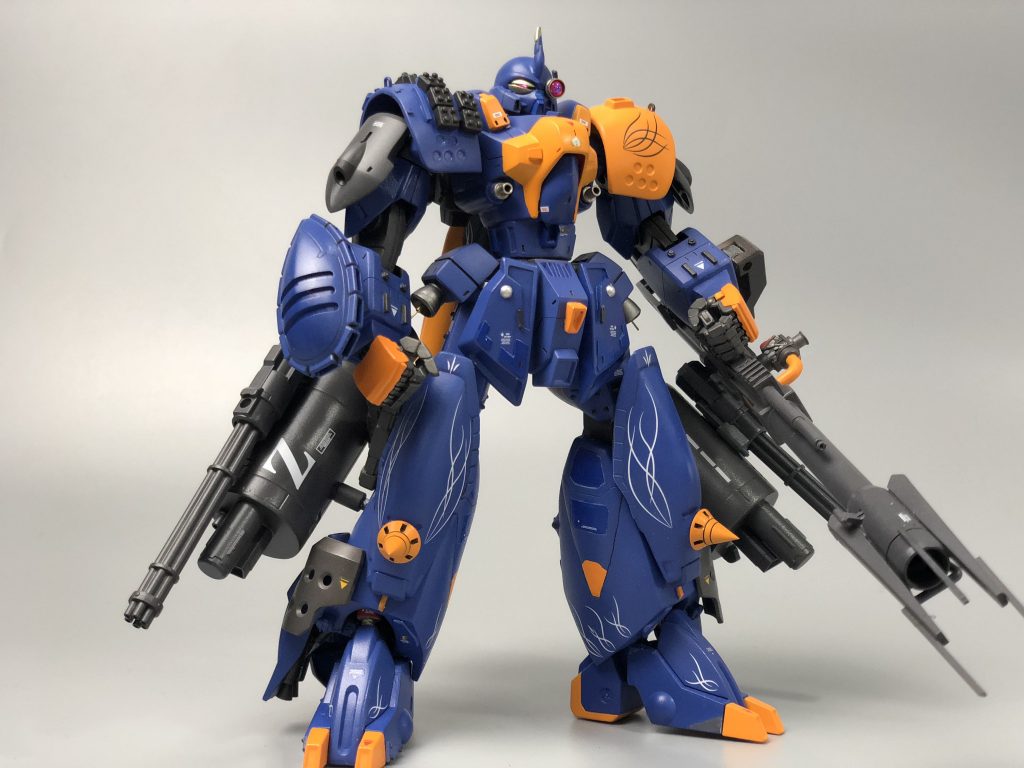 頭部と胸部、腰部、足先はゾリディアのパーツがメイン。他は大体別のキット。