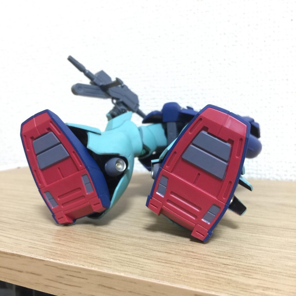 足裏までは塗装しないだろうという設定です。