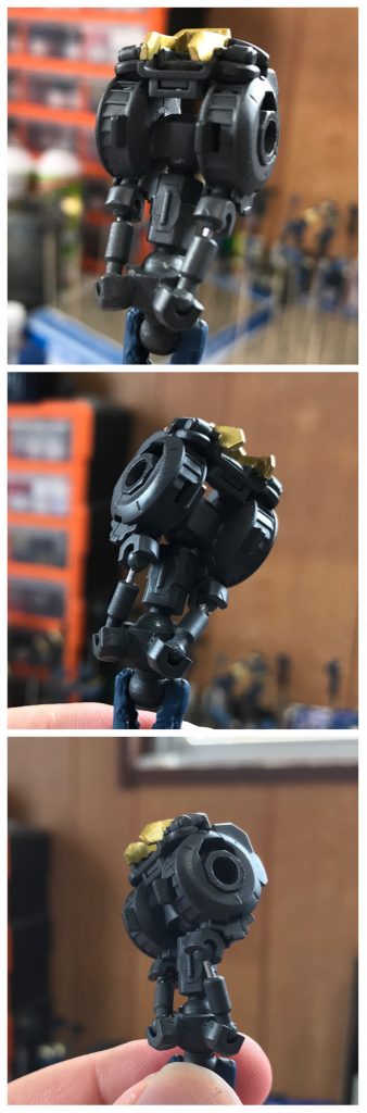 ガンダムフレームのシリンダーは可動式に改造する事で、捻るようなポーズが可能になりました…!