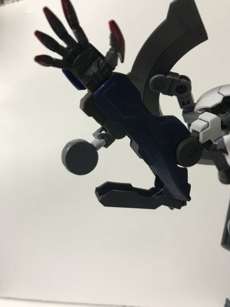 腕部に搭載されたヨーヨー