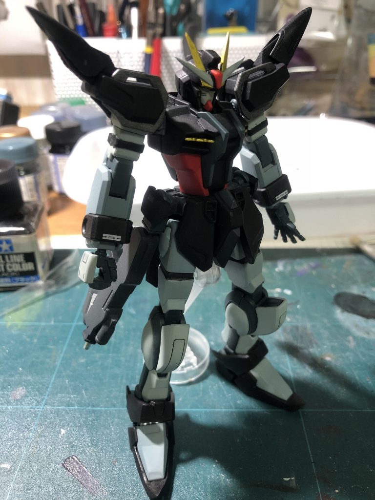 肩の先のパーツは筋彫りしていましたが失敗したので上から他のパーツ被せただけです
スカートの裏もプラ板で裏打ちしましたが酷い出来ですので...