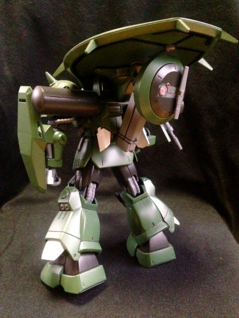 背面。
パワードアームズパワーダーとビルダーズパーツのレドームでサブレドーム製作。
上面180度しかカバーできないというアイザックの設定を受けて、下方向に展開させて全周囲をカバーするという妄想です。