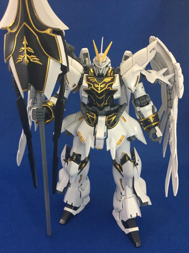 天使と言うよりどこかの衛兵みたいな感じ?
槍をイメージして作成