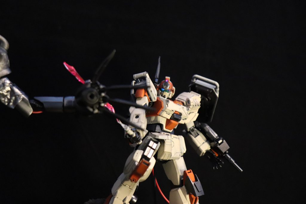 陸ジムは7小隊のジムが
Ez-8と同じ改修をされたEz-7という設定で作ってます