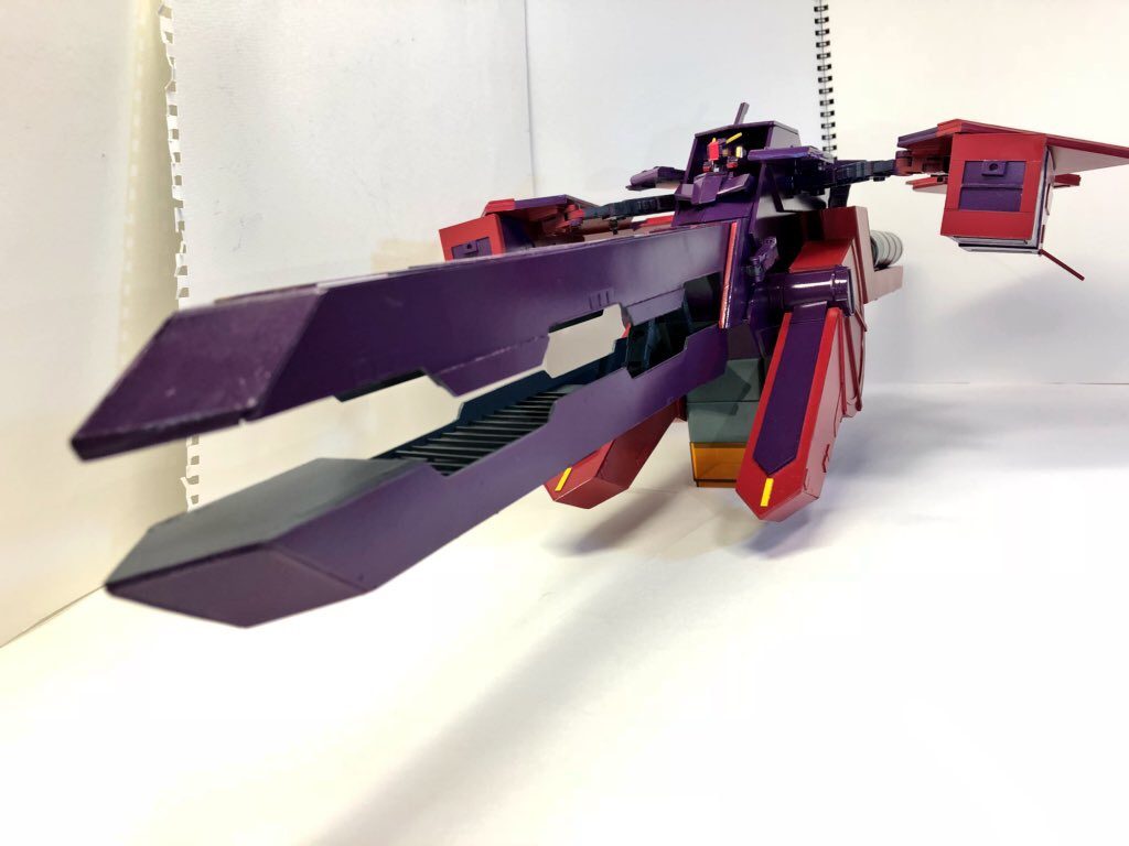 主砲の展開はどちらの形態でも可能です。
劇中でも巡洋艦を二隻同時に打ち抜いていました
排熱ギミックはスタイルが悪くなりそうだったので今回はオミットしました。