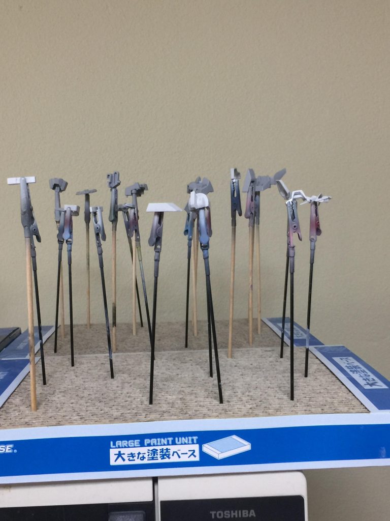 サーフェイサーのホワイトを吹いた 製作工程です。