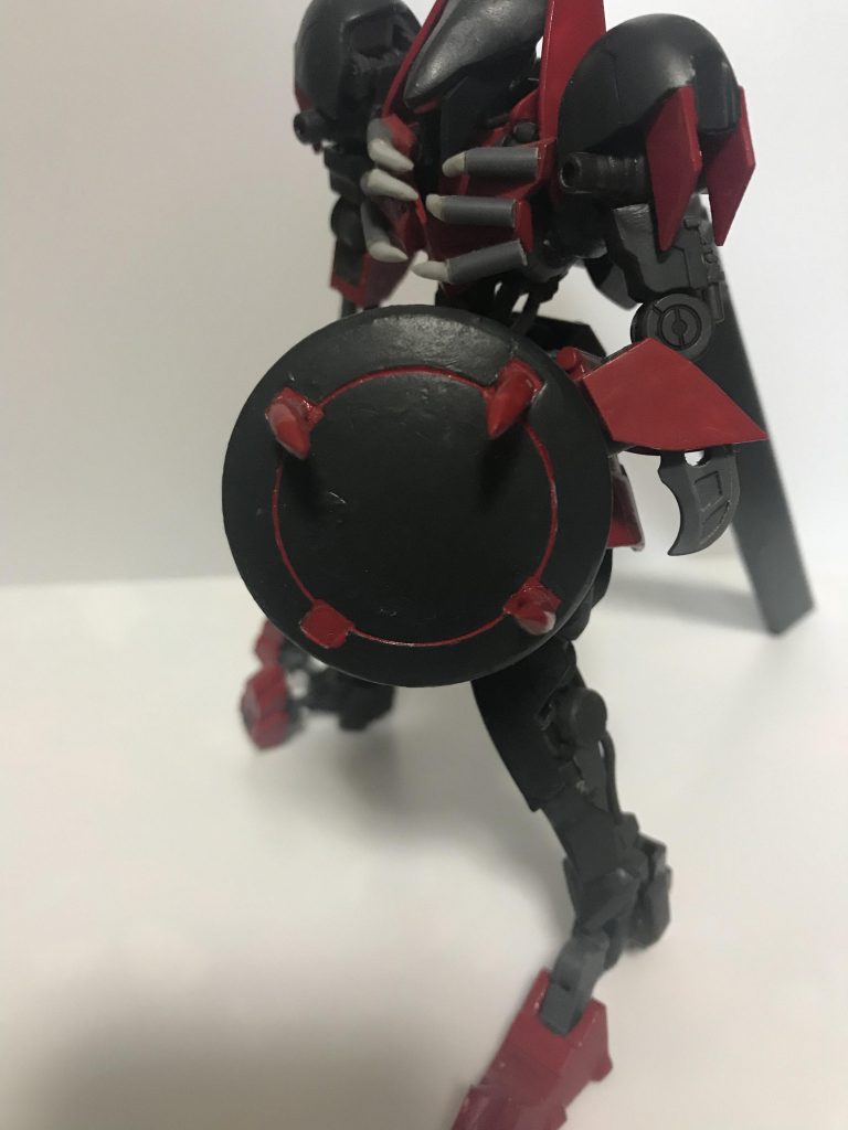 ショートシールド
爪が一本欠けてますた。