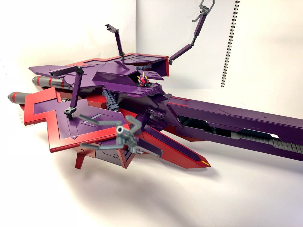 可動部分は自由にグリグリ動きます。
アームも全方向に向けることが可能です
ファングコンテナも角度を変更することもできるのでモード変更の見た目も変えることができます。