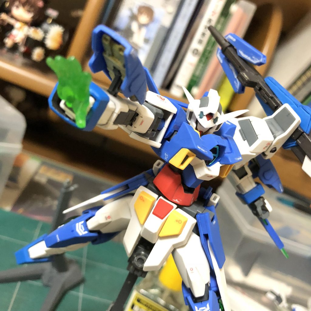 ・*センテレオパルマ(放射)*
前述のセンテレオパルマの応用。

単に掌に集中させたエネルギーを放射する技。

放射の反動が大きく、何度も使用すると使用した方の腕がまともに動かなくなる欠点がある。

そのため、戦闘中の使用は各側2度が限界。それ以上の使用は確実に勝てる時の捨身技になる。