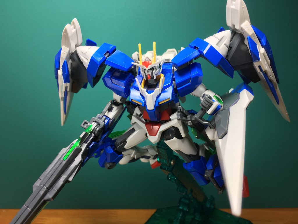 冒頭で述べた全部盛り。高校時代の友人はソードⅢセットを持っていたようで、やってみたと聞きました。Twitterでも運よくザンライザーを買った方による全部盛り写真を拝見し、ものすごくうらやましかったです。
 塗装はガンダムマーカーです。
赤=同レッド
緑=同アイグリーン
グレー1=同グレー
グレー2=同メカグレー
黄=同イエロー
金=同ゴールド
銀=同シルバー