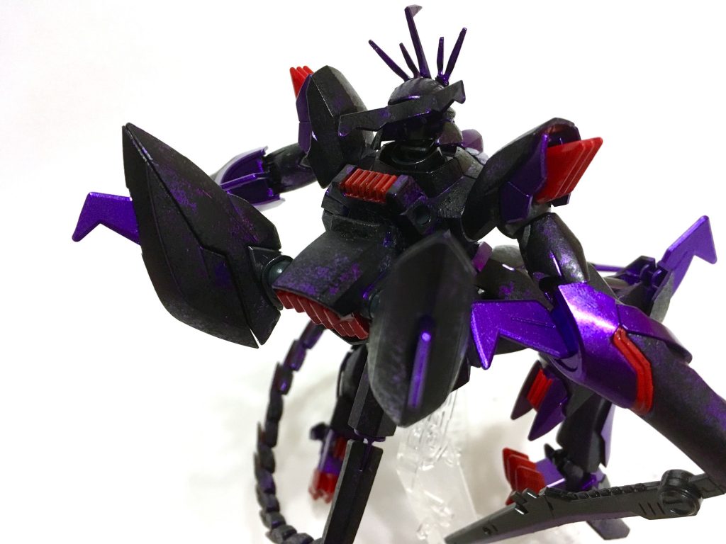 煌・ギラーガの本体とバックパックの間にジエンドのバックパックを挟んでいます。