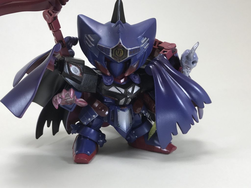 右手に暗黒エネルギーを収束させ、相手に放つ