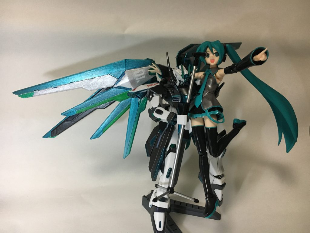 ミクさんを持ち上げて上空ライブをするフリーダム