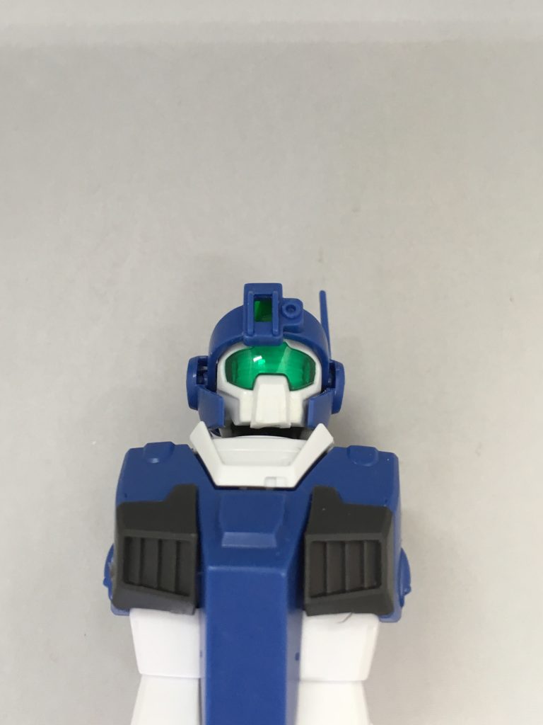 頭部バイザーはクリアーパーツ化しました。