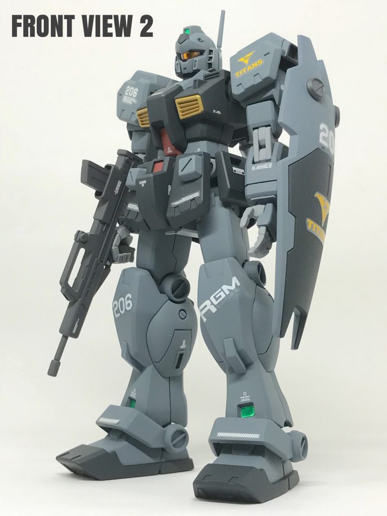 ダークブルー調は変わりませんが、
濃淡をハッキリさせた事と赤黄色
の原色をポイント的に使用した
事によりメリハリを付けてみました。