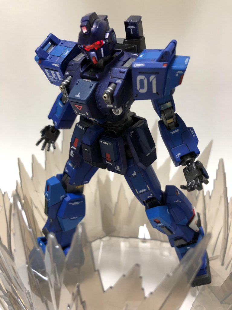 頭部にLEDを入れてあります
平手にも表情をつけました