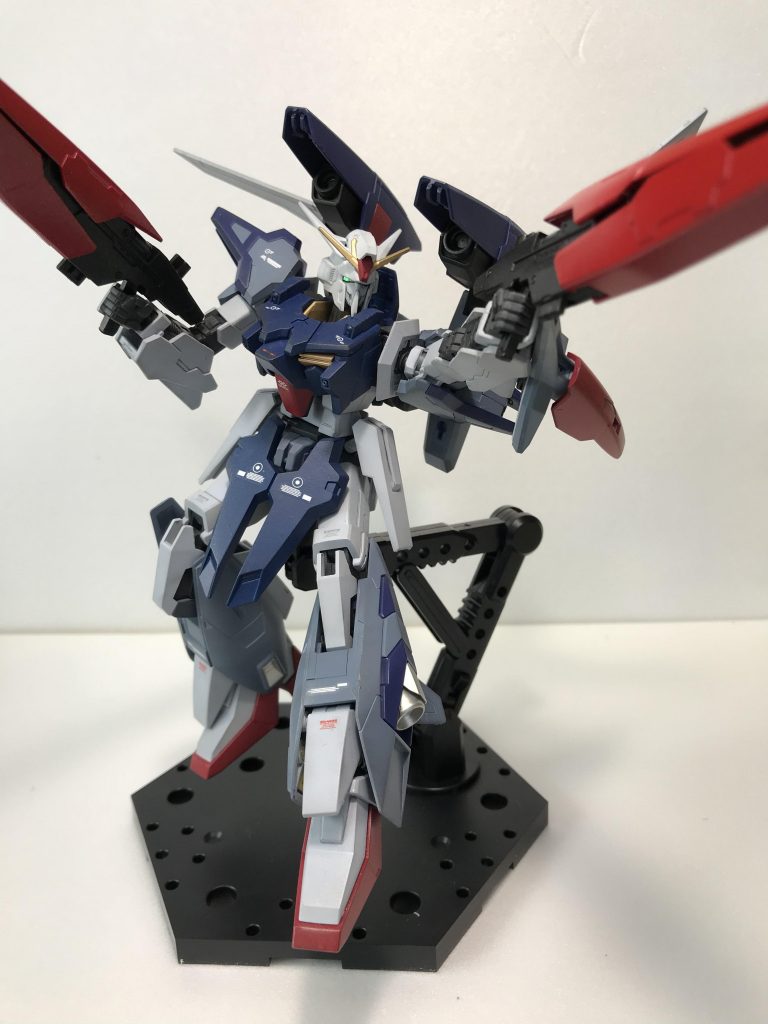 機動力と火力を兼ね備えたバランスのいい機体です。さすがビルドファイターズ最強クラスを誇るだけありますね。