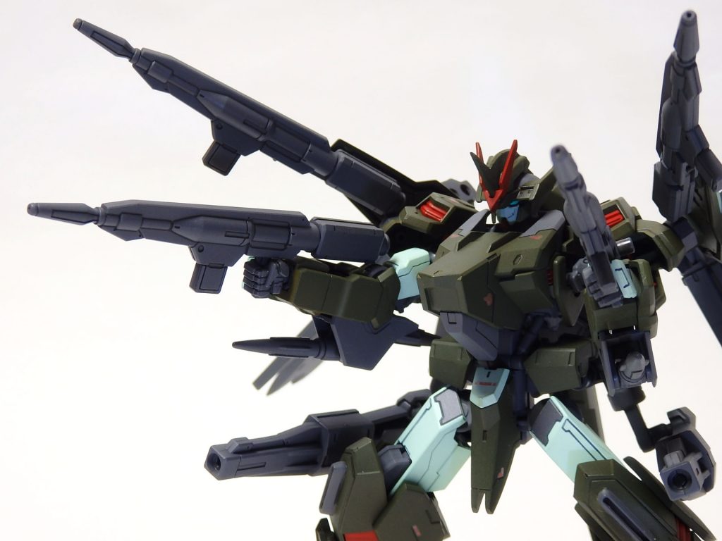 ~ACTION~
 <ゼーレ>は他の<ガンダム・フレーム>をもつモビルスーツと共に戦い、中・遠距離からの後方支援を主な戦術としている。
近接戦闘用の装備を持たず、全身には銃火器が搭載されている。