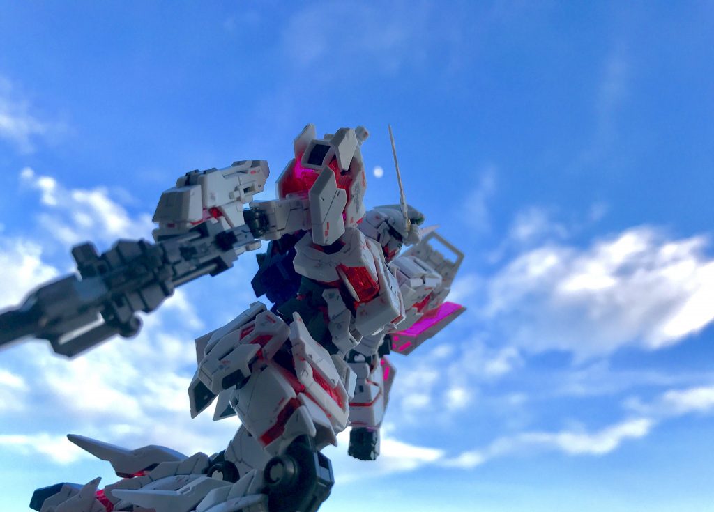 飛べ！ユニコーン！
(なんとなくダイバーシティの映像に出てくる横顔シーンのユニコーンにも見える)
同じ写真に見えますが若干前に移動してます