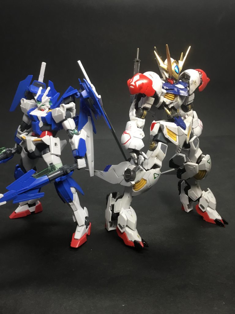 ダイバーエースと比較
腰部分を4mm延長、足の付け根の部分に関節を一個追加。なのでだいぶ身長が高いです。