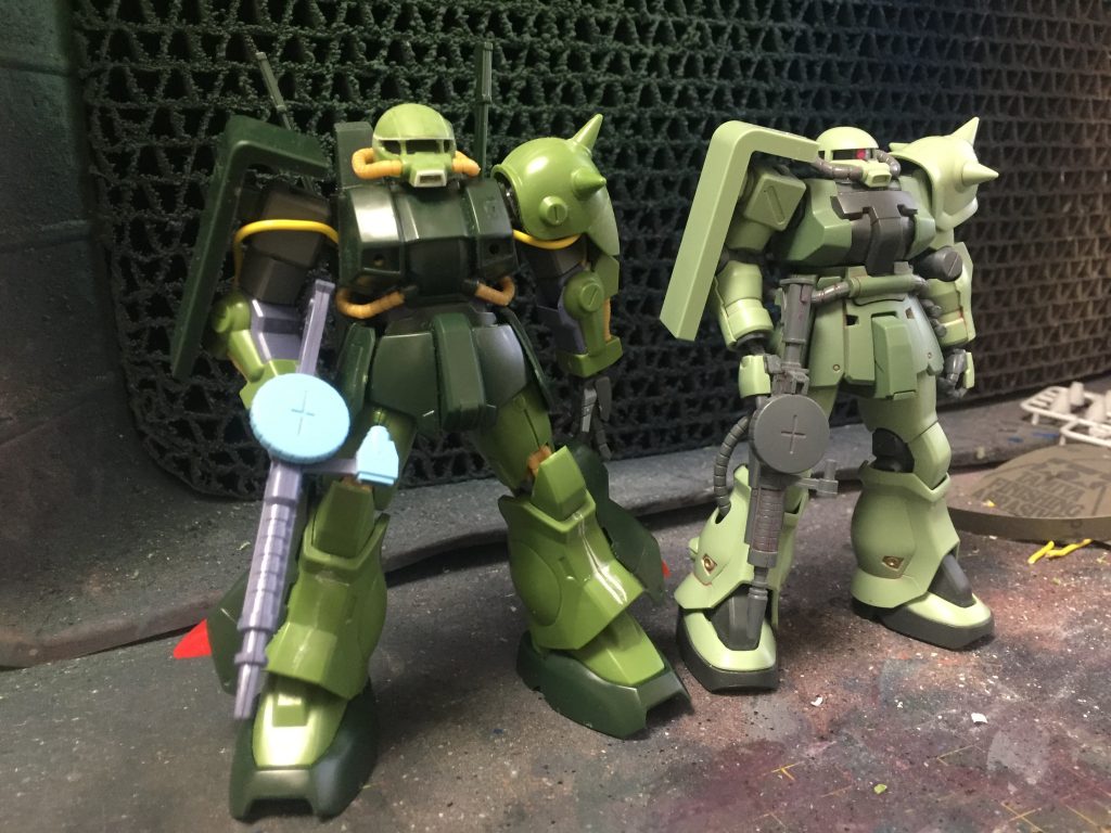 足首内部もhgucザクⅡを用いて前後左右2軸で動くようになってます．おかげで身長も高く･*･:≡(　ε:)調色はワケワカメとなっております．ご愛嬌．