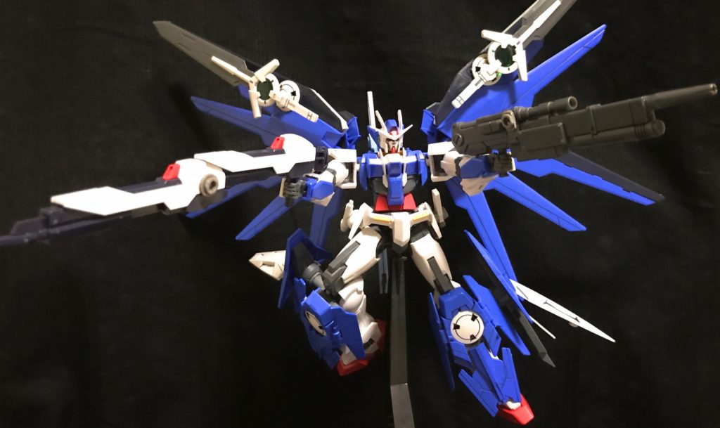 連結させたMA-M21KF 高エネルギービームライフルとロングライフル。これをしっかり持てるって最近のガンプラすげーよなぁ