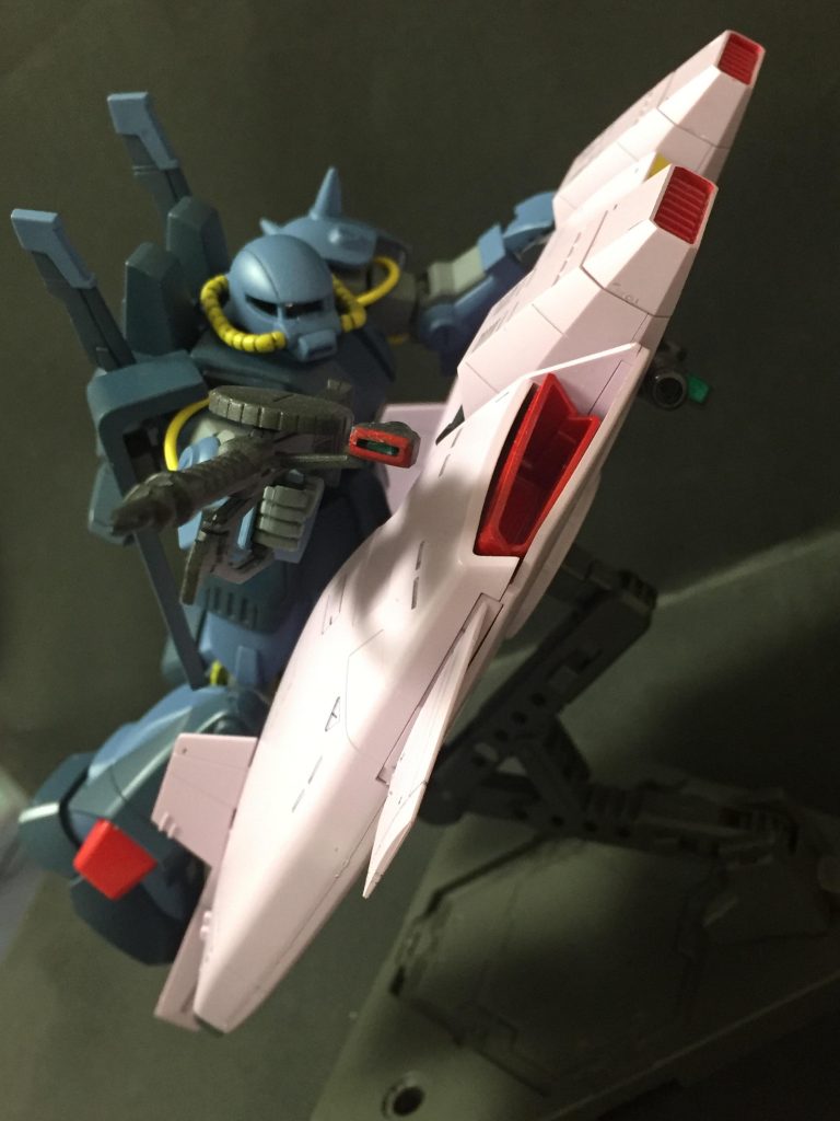 自分は元々ジオンが好きでジオン系MSばかりを作ってました．けれどちびっ子時期にZの劇場版2作目を見てなんだこのどえらいざくは，設定を調べてそこから惚れ込み今に至ります．どっちつかずの傑作機，何処の陣営にも長い間使われた名機ザクの血統．ジムに次ぐ名キットだと私は考えて，推します( ˙꒳​˙  )つくれ…