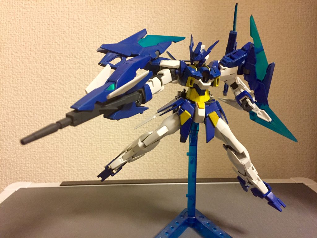 ハイパードッズライフル

武器の自重で上手くポーズがつけられないのは、難点ですね…